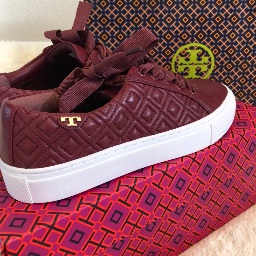❤️Brand New Tory Burch Lace-Up Sneaker
